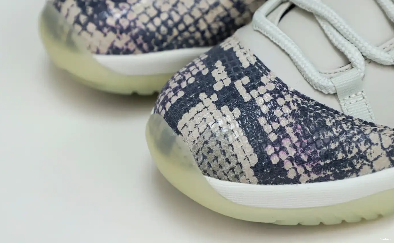 LIGHT BONE LOW SNAKESKIN 11 JORDAN AIR 0614